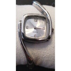 QUARTZ STAINLESS STEEL WOMAN'S WATCH JAPAN MOVEMENT WITH BRACELET BAND